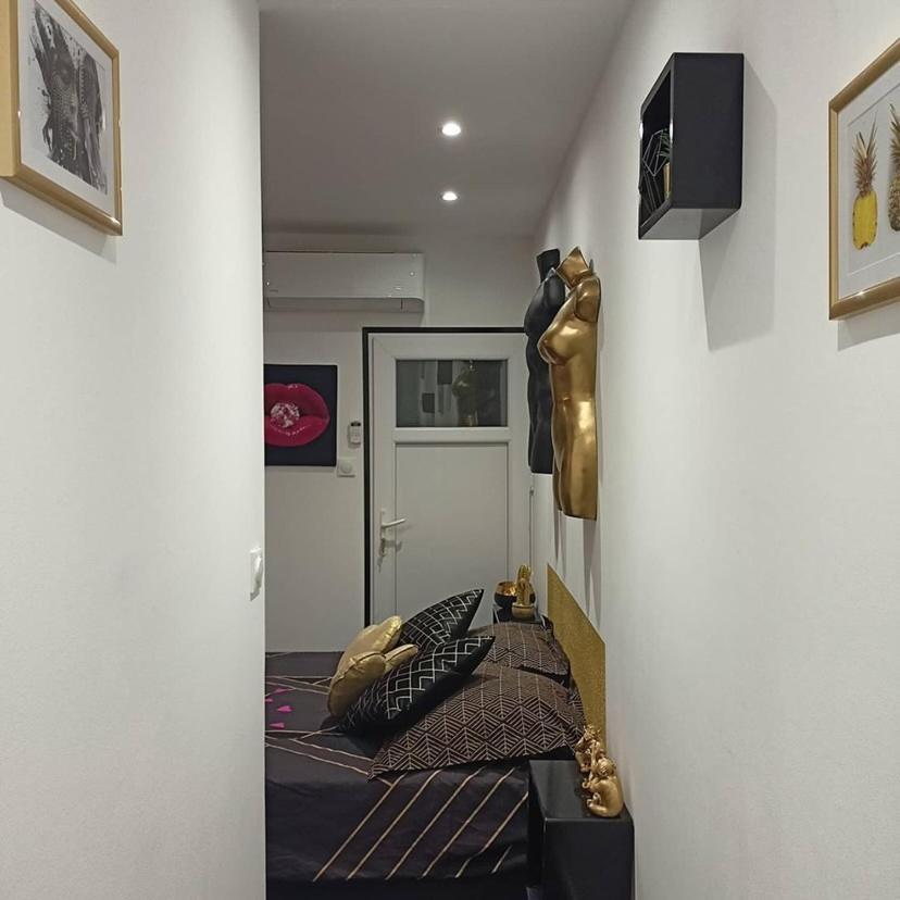Privée Avec Jacuzzi Appart hôtel *